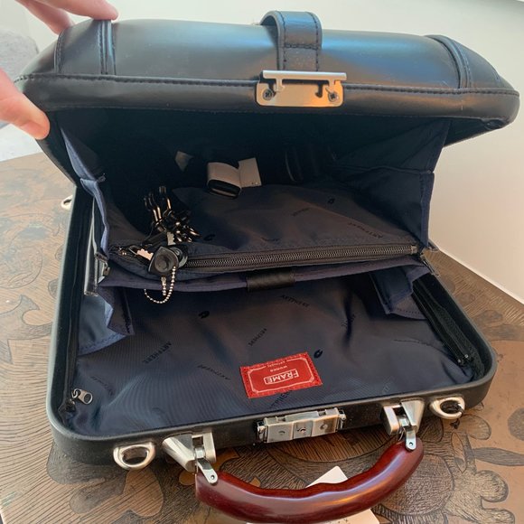 Artphere Briefcase - Picture 4 of 5